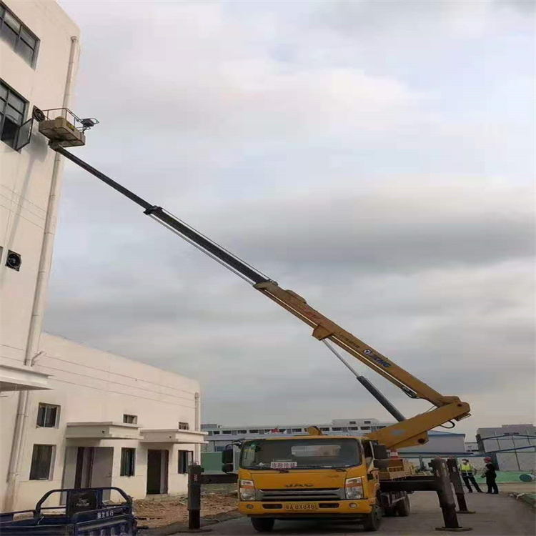 新华镇哪里有小型吊车出租的